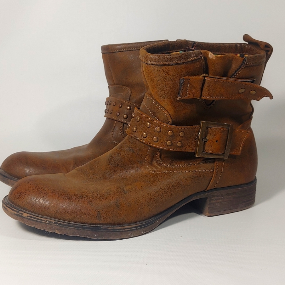 Stone Canyon Leather Brown Mid Top Ankle Boot, Size 6